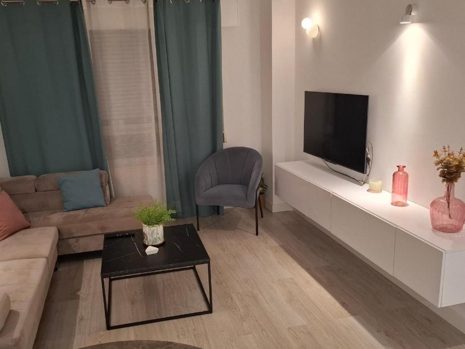 Moderno Apartamento Con Garaje Privado En El Centro De Виго Номер фото