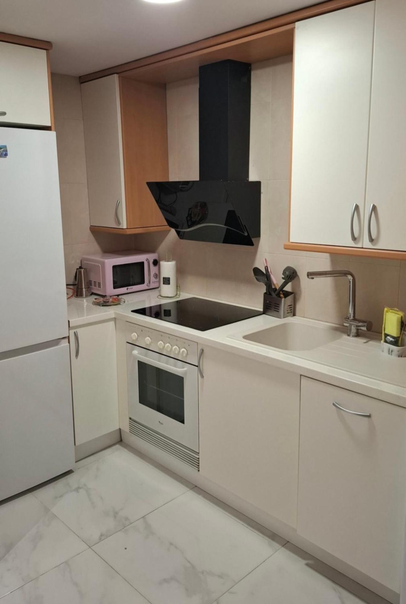Moderno Apartamento Con Garaje Privado En El Centro De Виго Номер фото