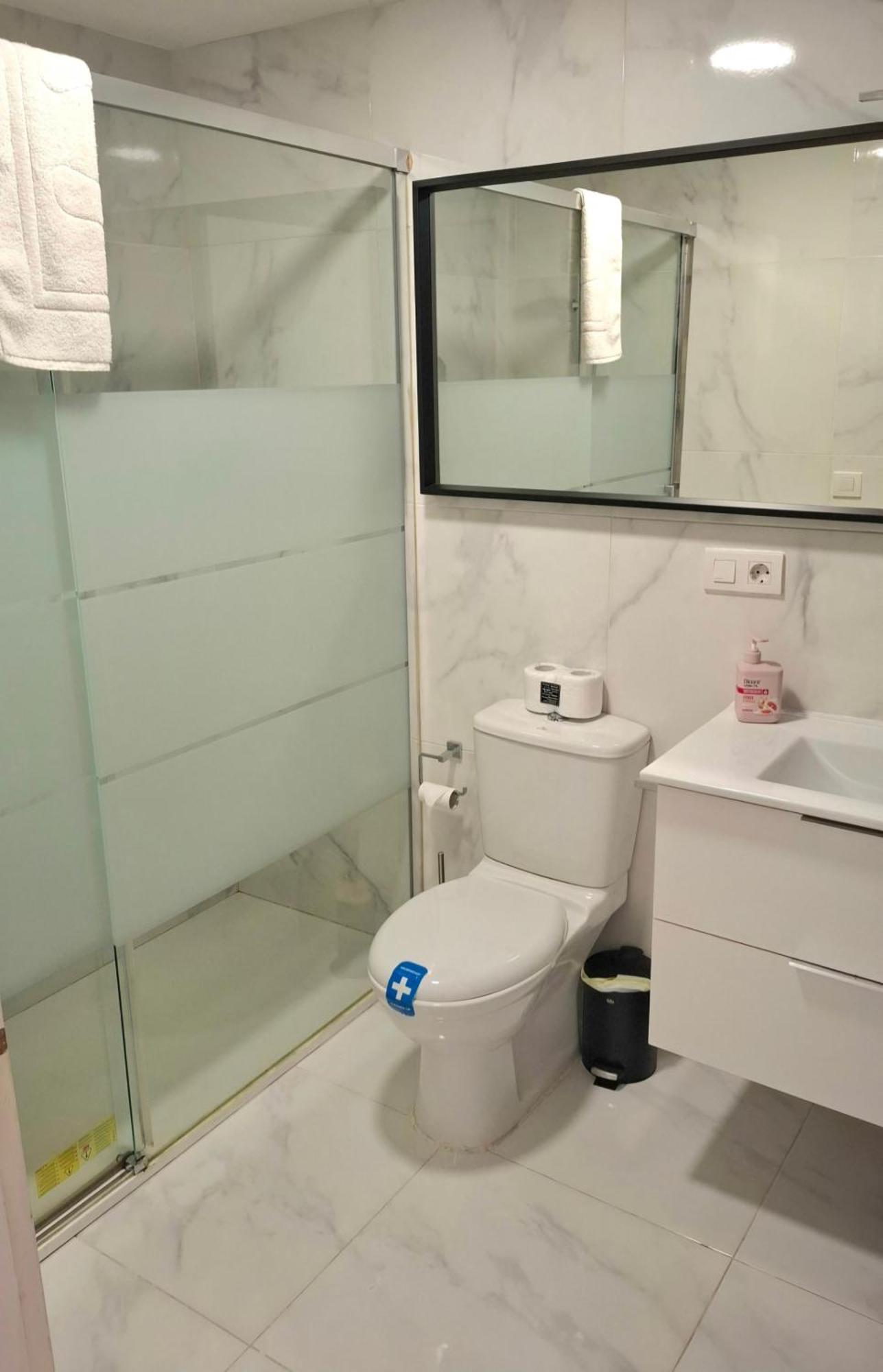 Moderno Apartamento Con Garaje Privado En El Centro De Виго Номер фото
